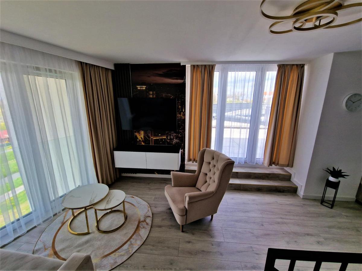 Gold Apartment
